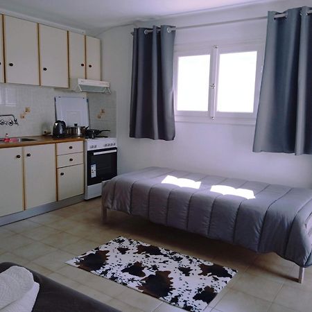 Andros Lighthouse Apartments Mesaria  Экстерьер фото